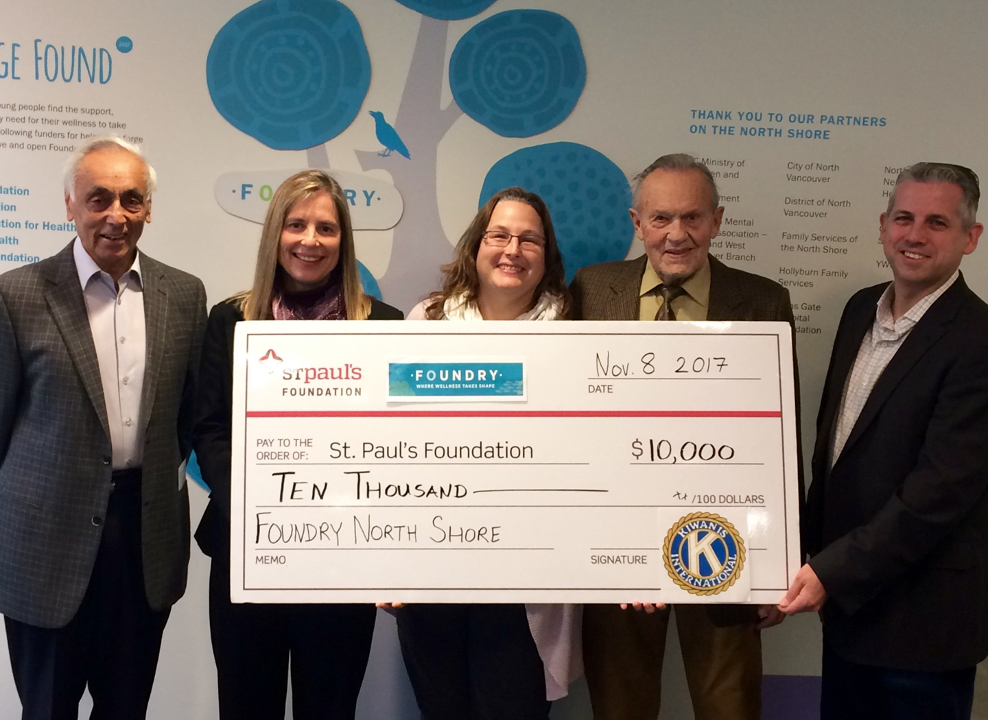 Image of North Vancouver Kiwanis Foundation members present a $10,000 cheque to Foundry representatives.