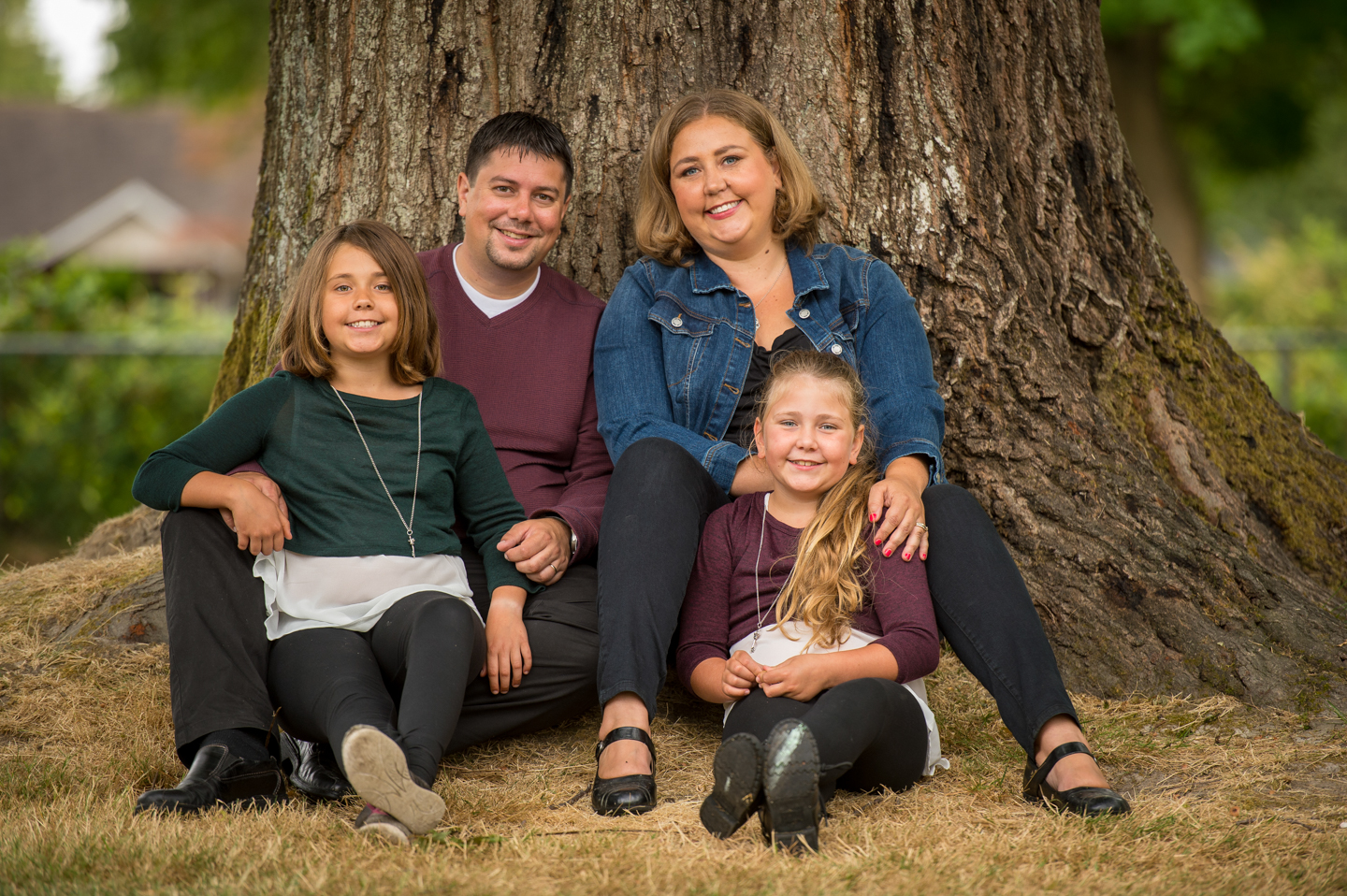 Image of Hayley and her husband, Bill, along with their two daughters, Rebecca and Liah