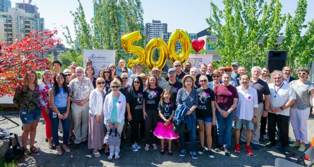 Image of Transplant recipients, their families and health care workers